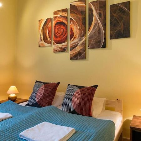 Big Cosy Retro Apt, Free Parking, 15Min Oldtown & Kazimierz - By Homelike Краків Екстер'єр фото