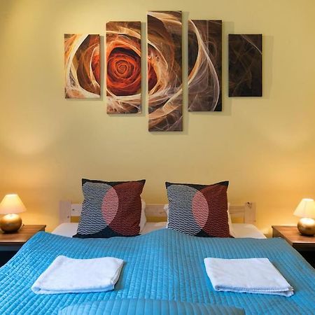 Big Cosy Retro Apt, Free Parking, 15Min Oldtown & Kazimierz - By Homelike Краків Екстер'єр фото
