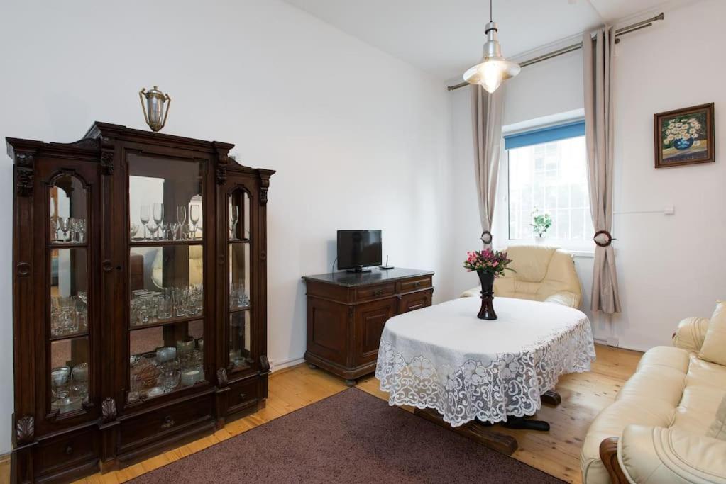 Big Cosy Retro Apt, Free Parking, 15Min Oldtown & Kazimierz - By Homelike Краків Екстер'єр фото