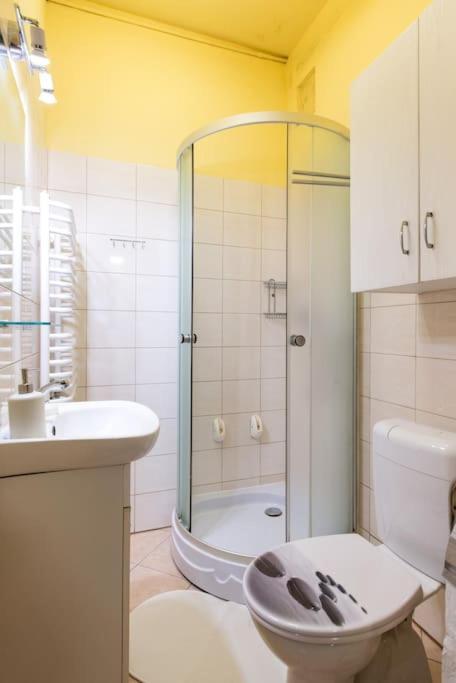 Big Cosy Retro Apt, Free Parking, 15Min Oldtown & Kazimierz - By Homelike Краків Екстер'єр фото
